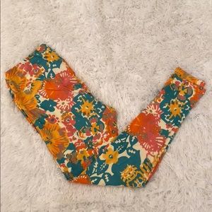 LuLaRoe Tall and Curvy Leggings